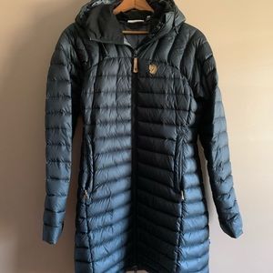 FJÄLL RAVEN SNOW FLAKE PARKA down filled